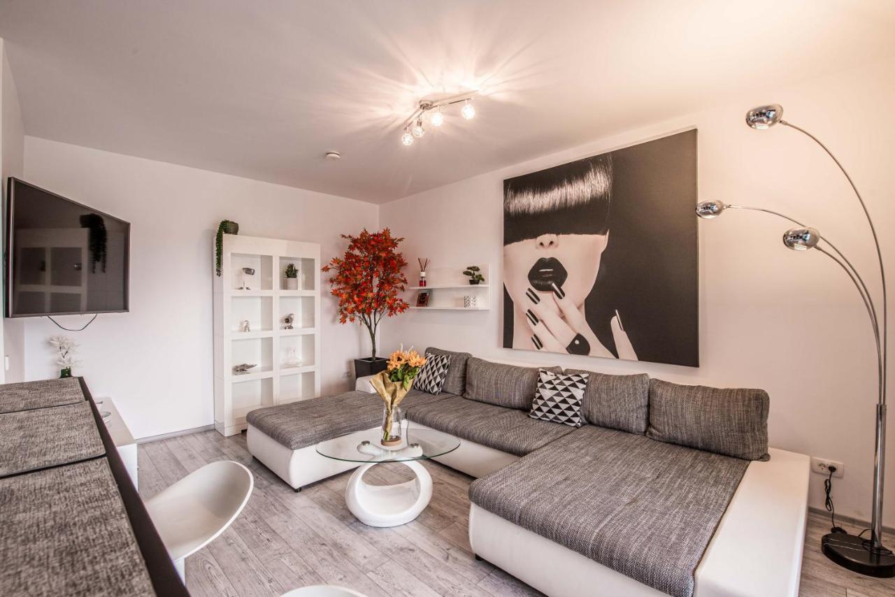 2-Room Penthouse Plaza Residence P1 Бухарест Экстерьер фото