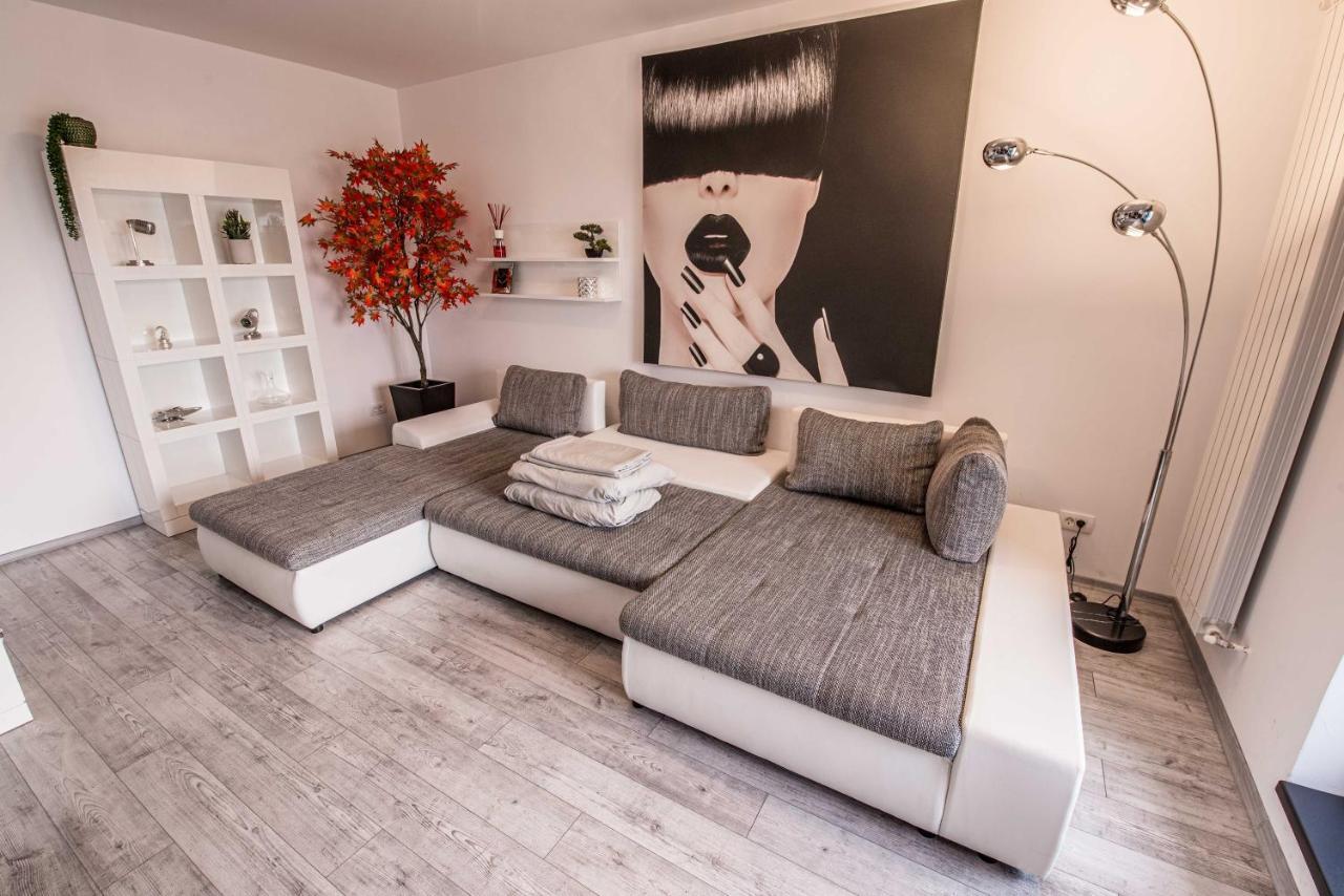 2-Room Penthouse Plaza Residence P1 Бухарест Экстерьер фото