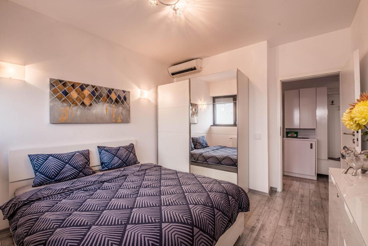 2-Room Penthouse Plaza Residence P1 Бухарест Экстерьер фото